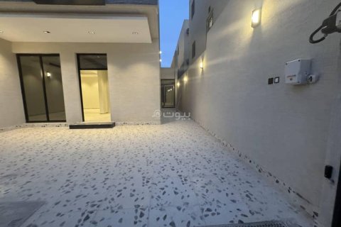 Villa de 5 chambres à Riyadh, Saudi Arabia No. 62586 4