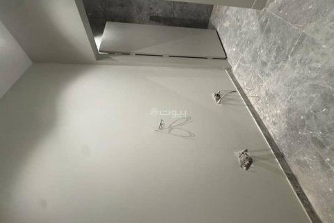 Villa de 5 chambres à Riyadh, Saudi Arabia No. 62586 9