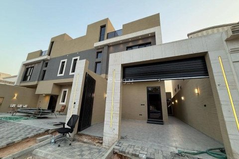 4 bedrooms Apartment in Riyadh, Saudi Arabia No. 62588