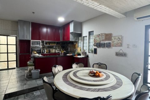 5 bedrooms Villa in Muscat, Oman No. 54809 6