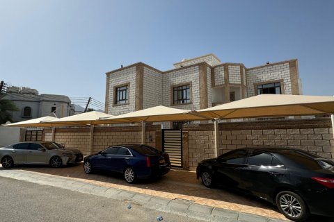 Villa de 7 dormitorios en Al Ansab, Oman No. 54810