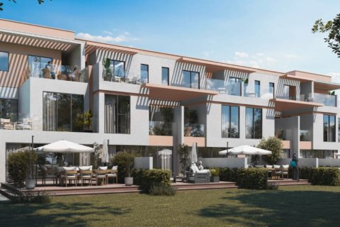 Вилла с 5 спальнями в Dubai Land, ОАЭ №166390 7