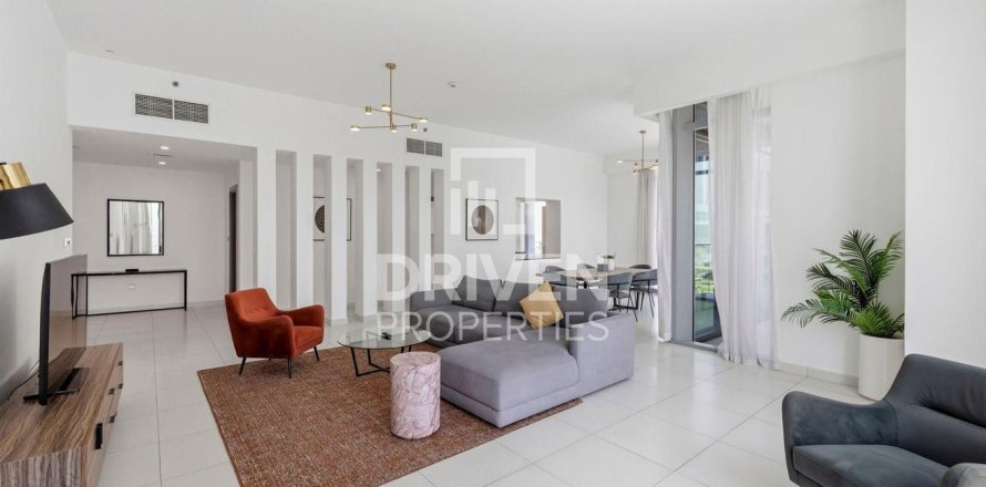 3 bedrooms Apartment in Al Satwa, UAE No. 193573