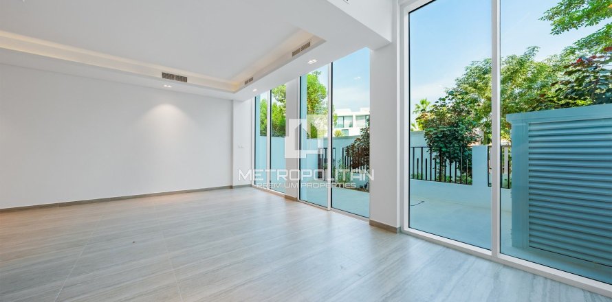 4 bedrooms Townhouse in Al Barari, UAE No. 130072
