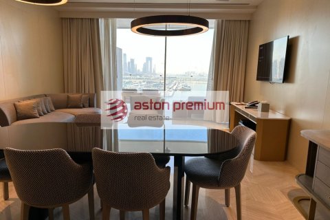 Квартира с 2 спальнями в FIVE Palm Jumeirah, ОАЭ №198916 12