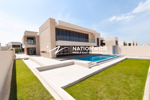 Villa de 5 chambres à Abu Dhabi, UAE No. 134411