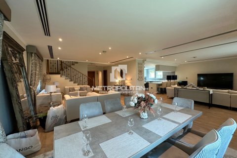 4 غرف نوم فيلا في Jumeirah Park, الإمارات العربية المتحدة رقم 129340 9