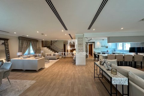 4 غرف نوم فيلا في Jumeirah Park, الإمارات العربية المتحدة رقم 129340 4