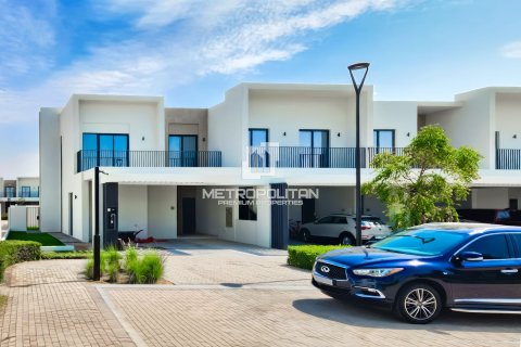 Townhouse de 4 chambres à EMAAR South, UAE No. 129647