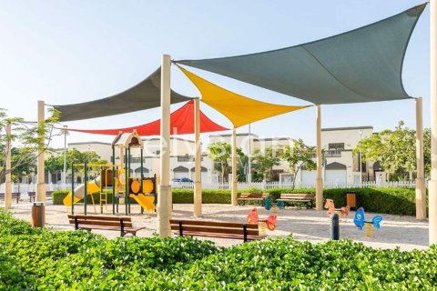 Вилла с 3 спальнями в Jumeirah Park Homes, ОАЭ №64770 11