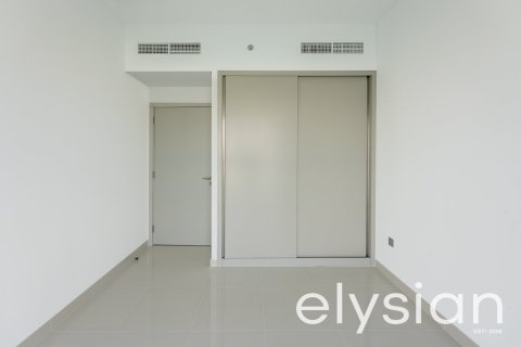 Квартира с 2 спальнями в EMAAR Beachfront, ОАЭ №64767 8