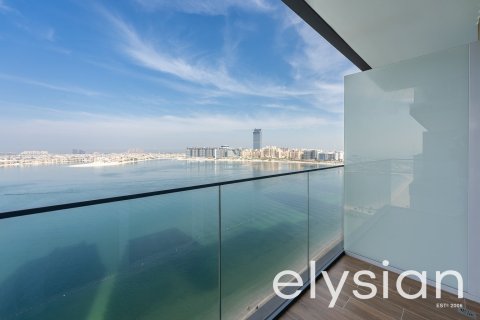 Квартира с 2 спальнями в EMAAR Beachfront, ОАЭ №64767 13