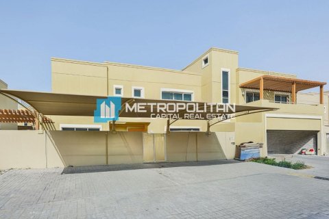 Вилла с 5 спальнями в Al Raha Gardens, ОАЭ №133886