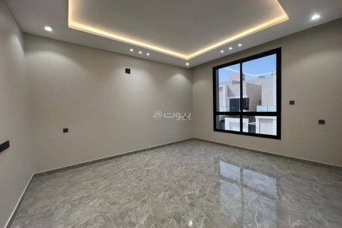 5 bedrooms Villa in Riyadh, Saudi Arabia No. 60337 9