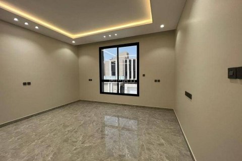 5 bedrooms Villa in Riyadh, Saudi Arabia No. 60337 12