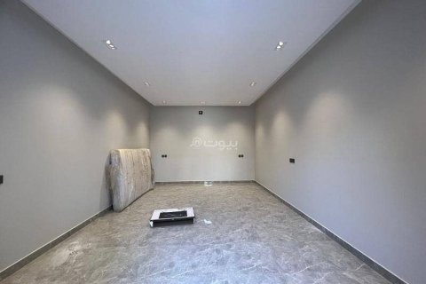 5 bedrooms Villa in Riyadh, Saudi Arabia No. 60337 23
