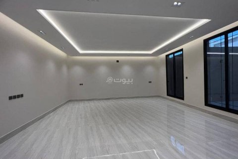 5 bedrooms Villa in Riyadh, Saudi Arabia No. 60337 17