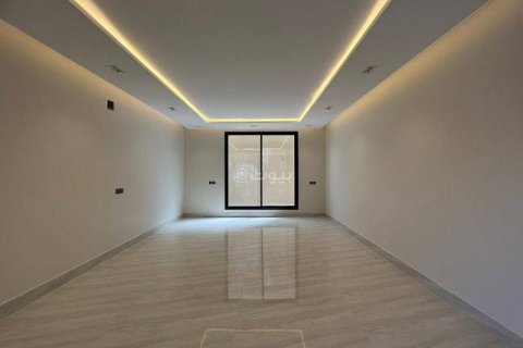 5 bedrooms Villa in Riyadh, Saudi Arabia No. 60337 21