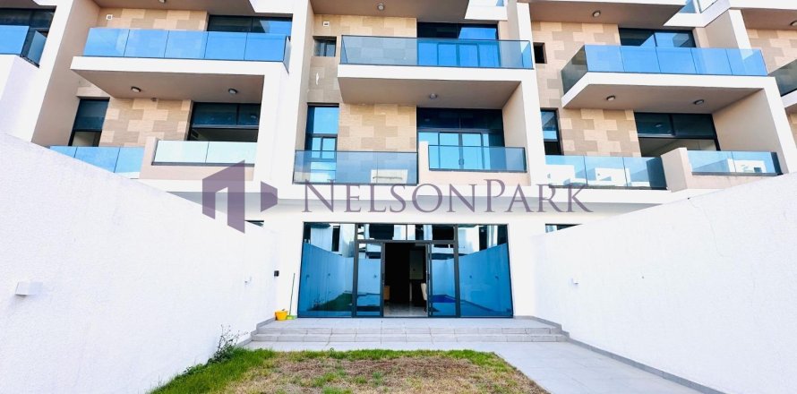 Townhouse de 5 dormitorios en Lusail, Qatar No. 56621