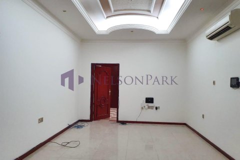 Villa de 5 chambres à Doha, Qatar No. 56646 11
