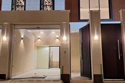 Квартира с 4 спальнями в Эр-Рияд, Саудовская Аравия №99514