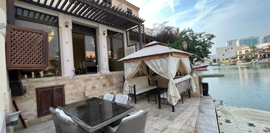 4 bedrooms Villa in Amwaj Islands, Bahrain No. 59502