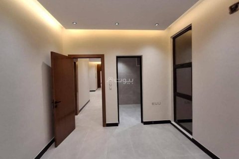 5 bedrooms Villa in Riyadh, Saudi Arabia No. 99696