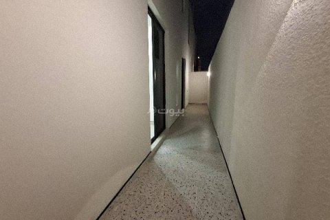 6 bedrooms Apartment in Riyadh, Saudi Arabia No. 60696