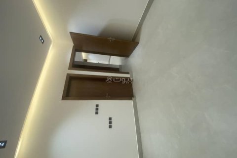 4 bedrooms Apartment in Riyadh, Saudi Arabia No. 60700