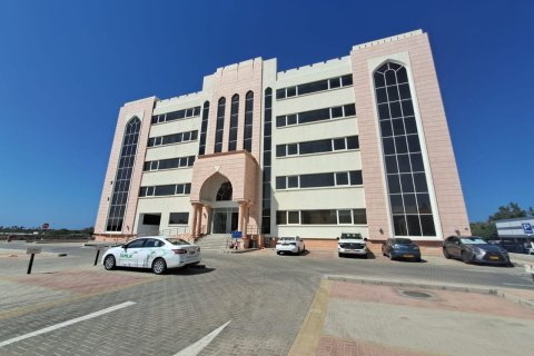 Commercial property de 320m² à Al Qurm, Oman No. 54348
