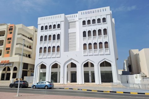 1000m² Commercial property in Ruwi, Oman No. 54350