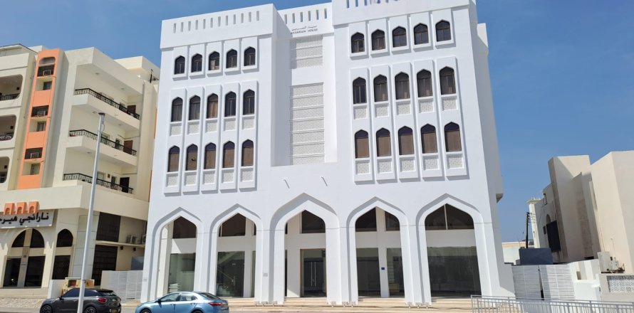Commercial property de 1000m² en Ruwi, Oman No. 54350