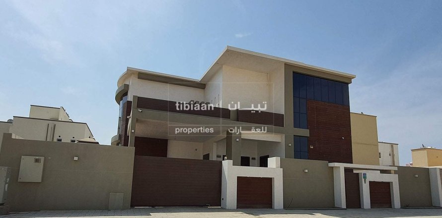 Villa de 4 chambres à As Sib, Oman No. 54012