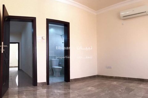 Townhouse de 6 dormitorios en Bawshar, Oman No. 54013 7