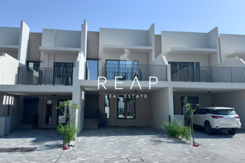 3 bedrooms Townhouse in District 7, UAE No. 28928