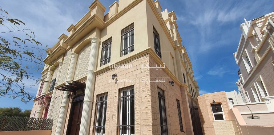 4 bedrooms Twin Villa in Muscat, Oman No. 53719