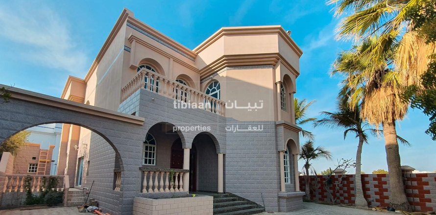 4 bedrooms Villa in Muscat, Oman No. 53718