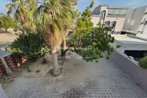 4 bedrooms Villa in Muscat, Oman No. 53718 7