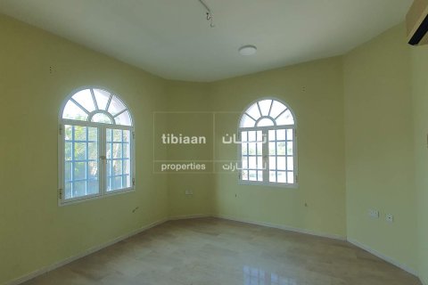 4 bedrooms Villa in Muscat, Oman No. 53718 4