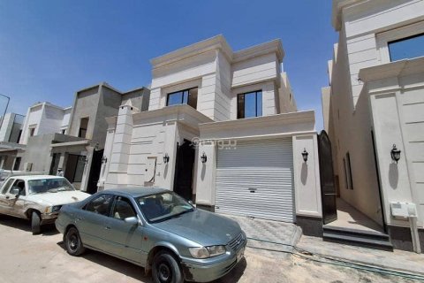 6 bedrooms Villa in Riyadh, Saudi Arabia No. 99608