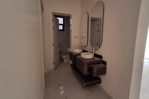 Villa de 6 dormitorios en Riyadh, Saudi Arabia No. 99608 11