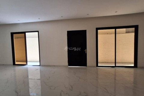 Villa de 6 dormitorios en Riyadh, Saudi Arabia No. 99608 10