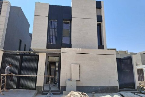6 bedrooms Villa in Riyadh, Saudi Arabia No. 99607