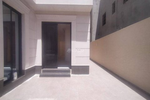 4 bedrooms Villa in Riyadh, Saudi Arabia No. 99604