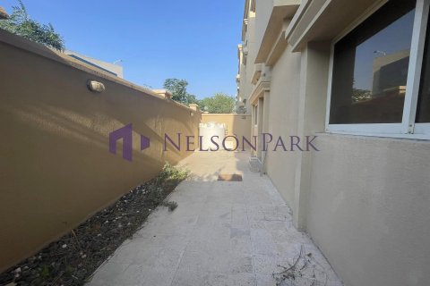 Villa de 3 chambres à Doha, Qatar No. 58079 12
