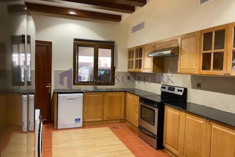 Villa de 5 dormitorios en Doha, Qatar No. 58383 6