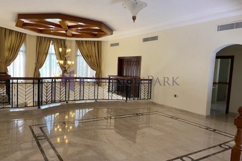 Villa de 5 dormitorios en Doha, Qatar No. 58383 7