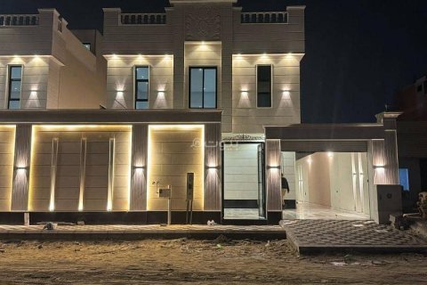 6 bedrooms Villa in Khobar, Saudi Arabia No. 59942