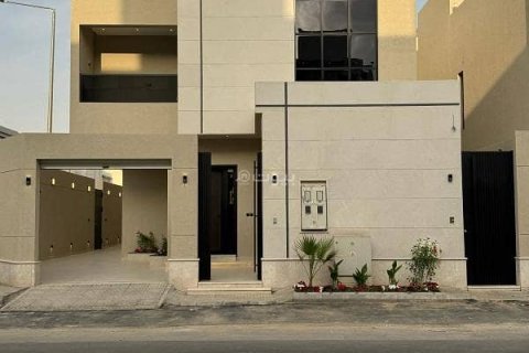 5 bedrooms Villa in Riyadh, Saudi Arabia No. 59946