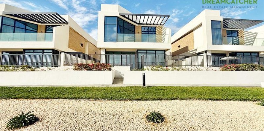 4 bedrooms Villa in Mina Al Arab, UAE No. 75453